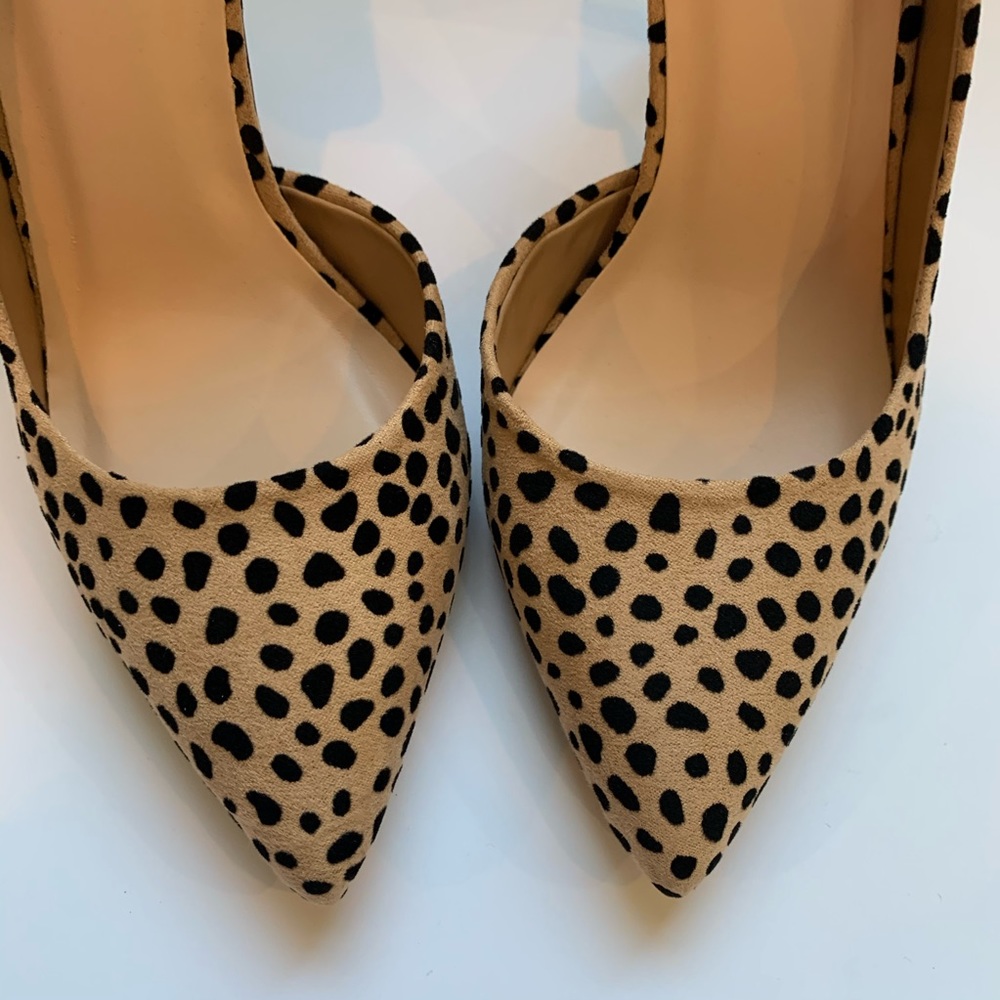 LAST PAIR! leopard cheetah pointy toe pumps - Picture 2 of 5